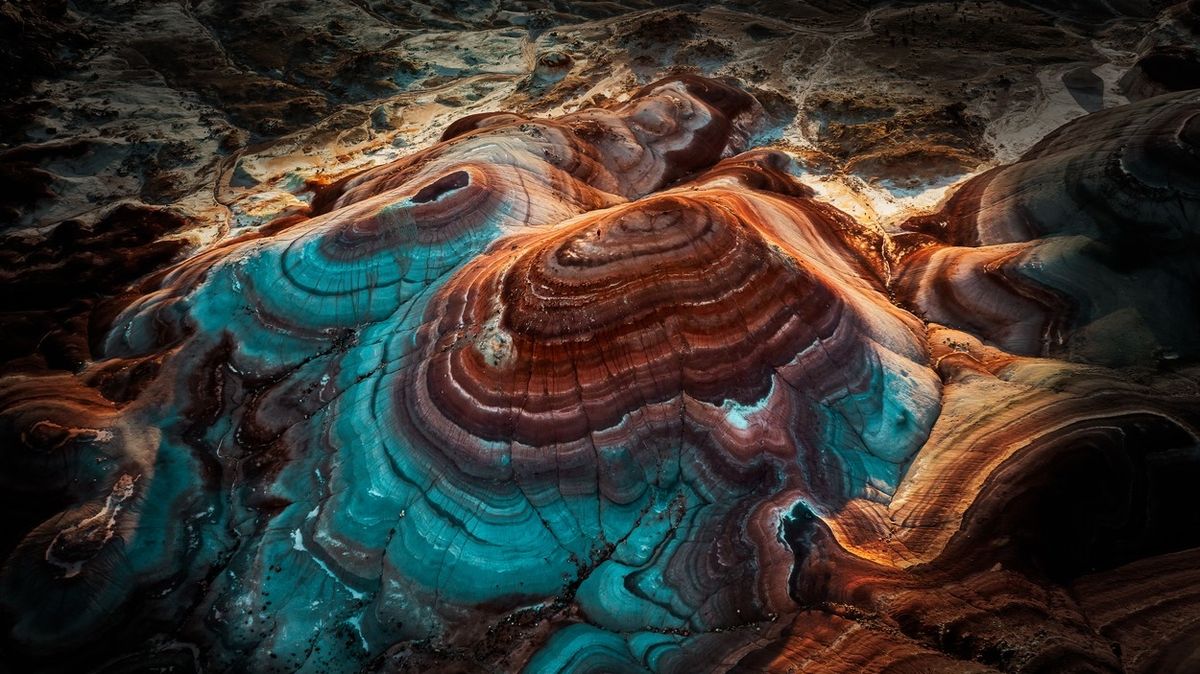 FOTO: Duhové hory v Utahu jsou jako z jiné planety. Mohou být fialové i modré